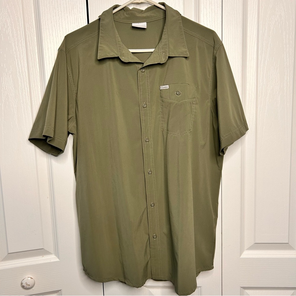 Columbia‎ Mens L Collared Dark Green Button Up Zipper Shirt Short Sleeve Fishing